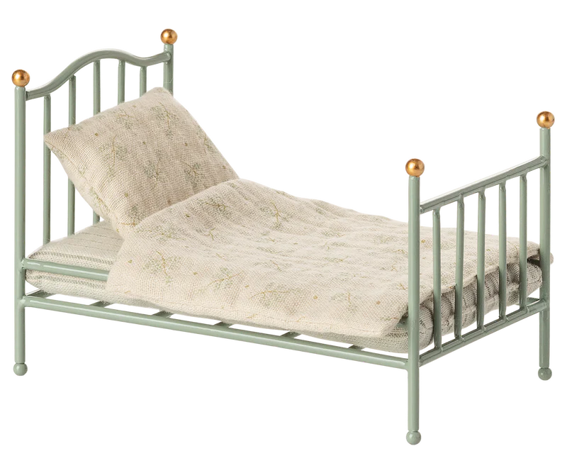 Vintage Bed - Mint