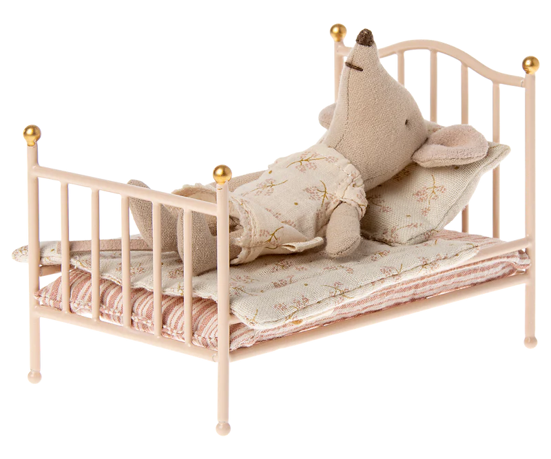 Vintage Bed - Rose