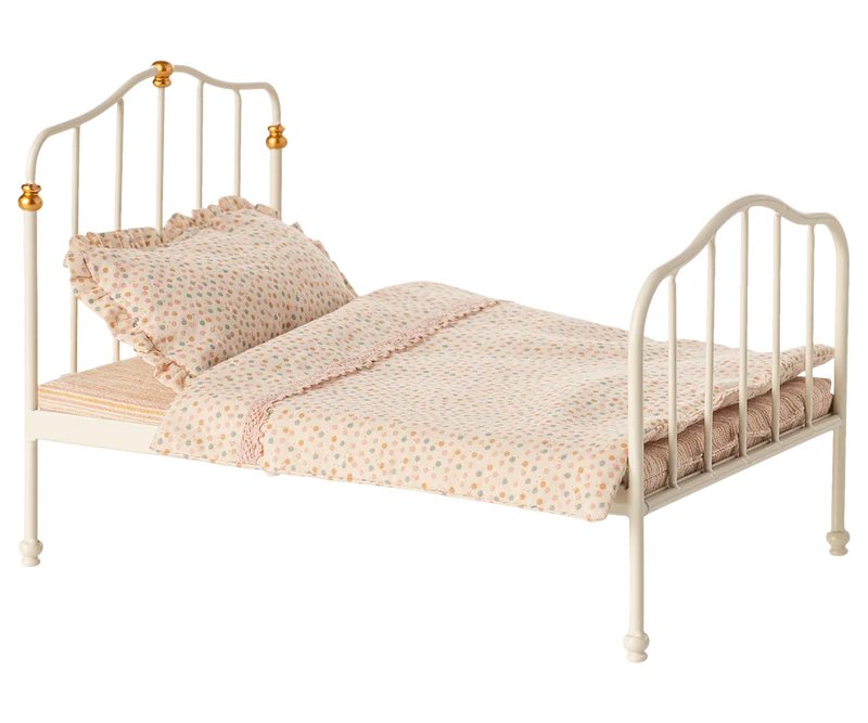 Vintage Bed - Off-White
