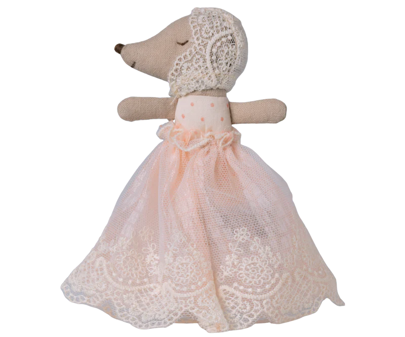 Baby mouse in gown - Powder