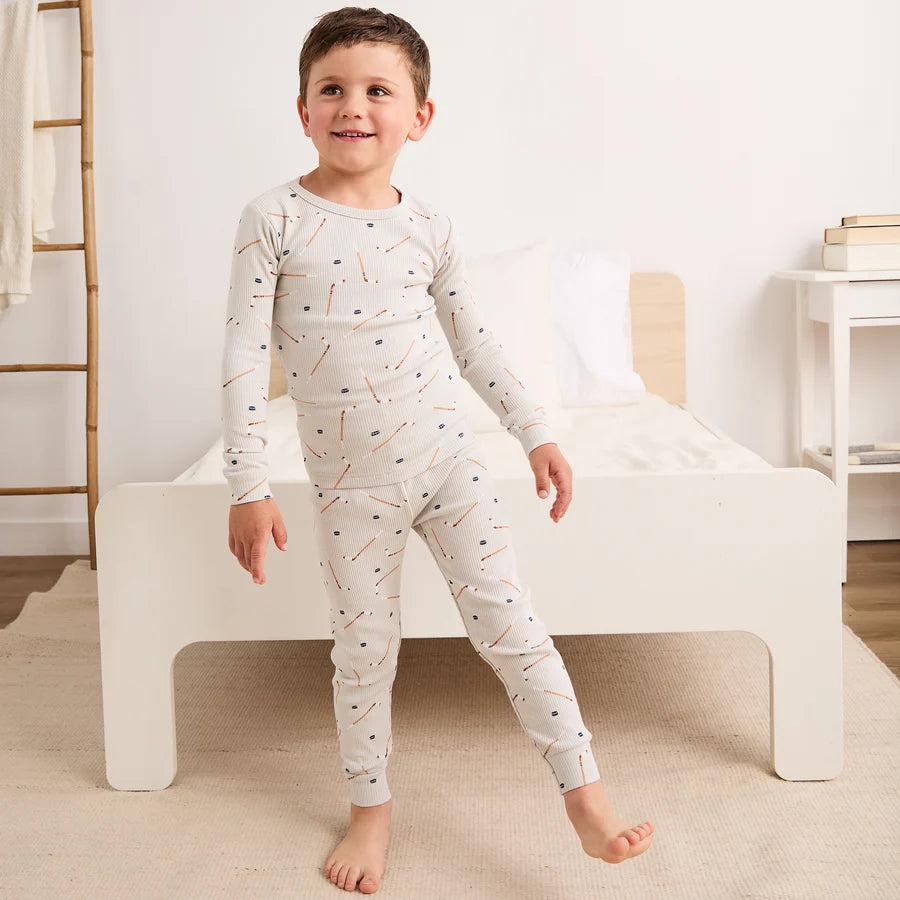 Slope Stars Print on Crème PJ Set